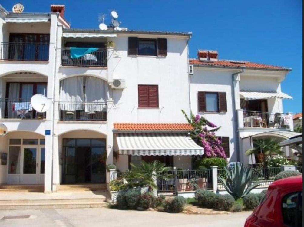 Olivia, Seaside Apartment In Medulin, Croatia Eksteriør billede